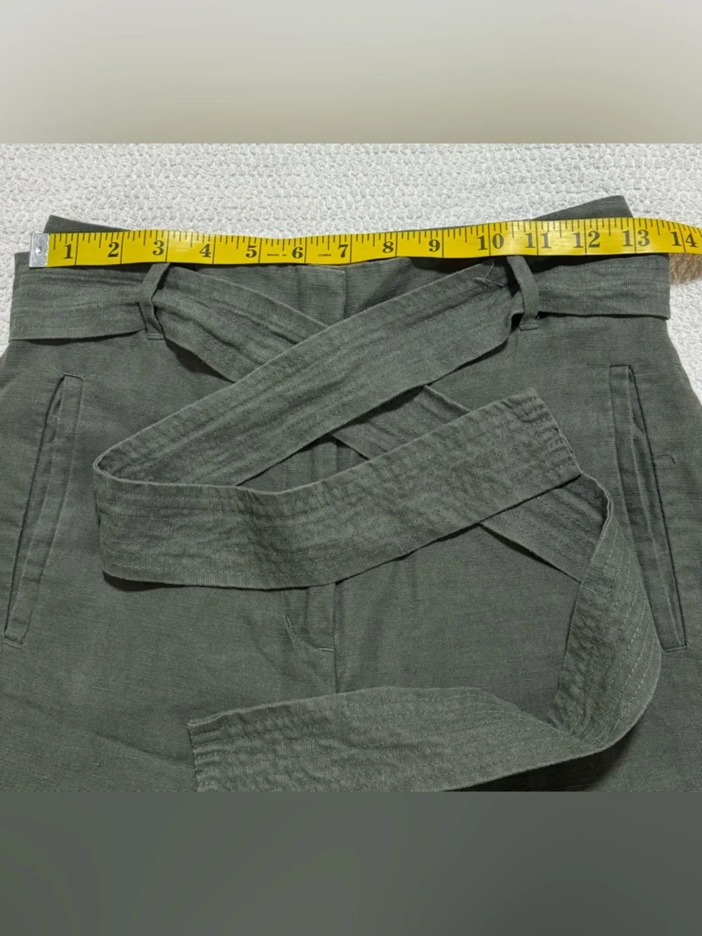 Aritzia Wilfred Allant Linen-Blend Pants in an olive green shade size 4